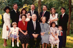 Family-Portrait-with-Mom-Blume-Becky-Barrett-Heather-Ben